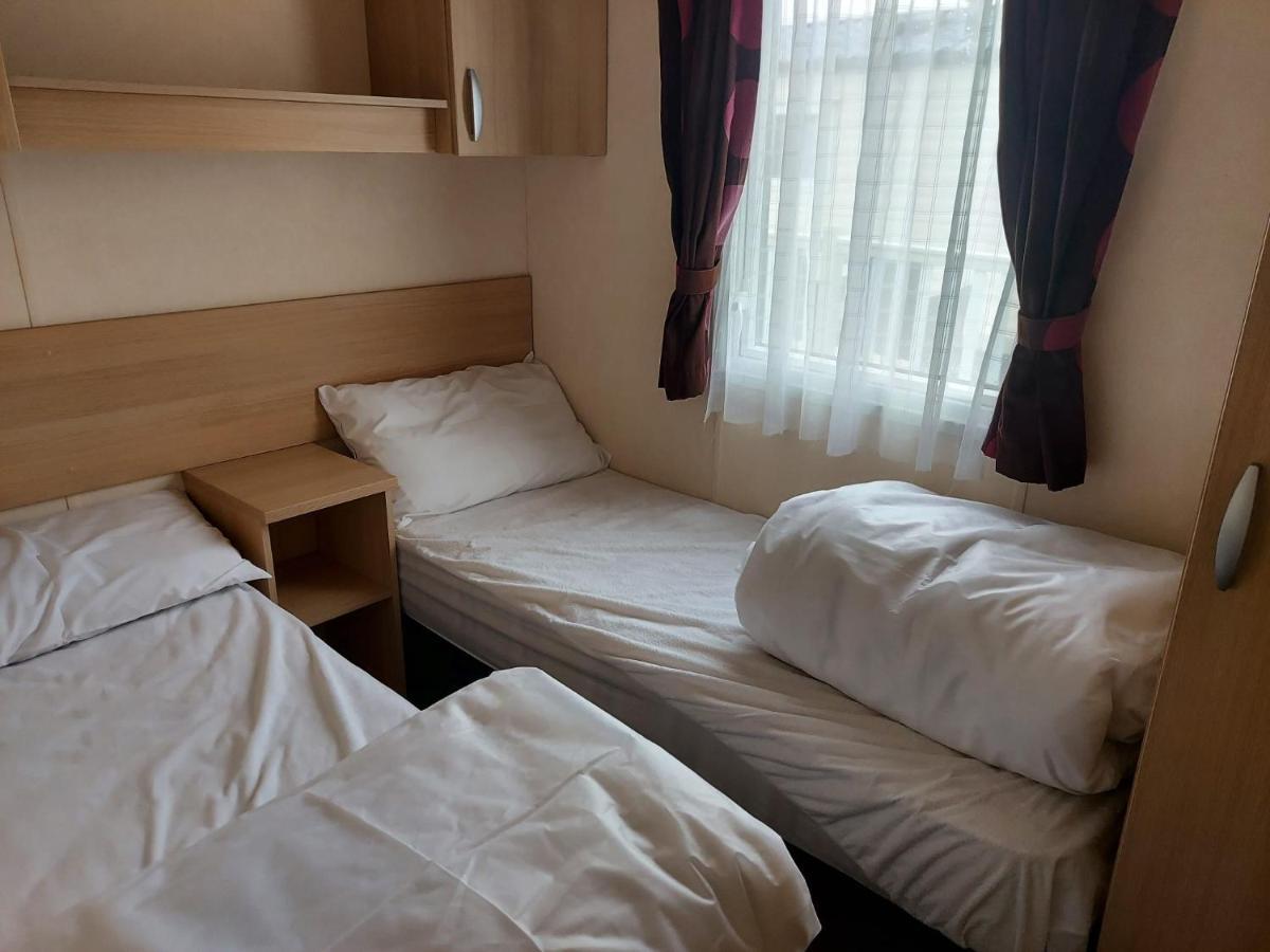 6 Berth Pet Friendly Caravan On Sandy Glade Berrow エクステリア 写真